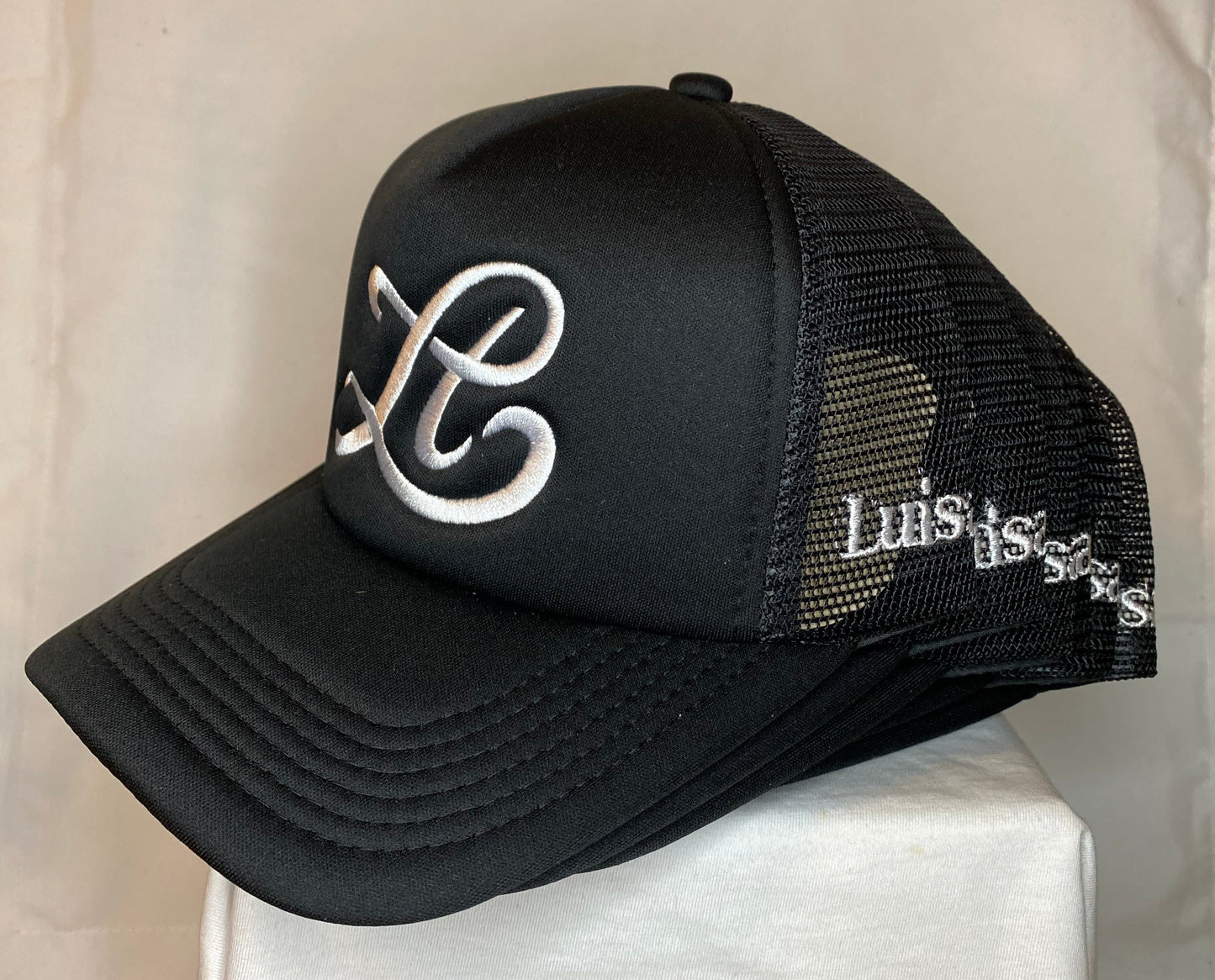 Midnight Silver Luisant Trucker