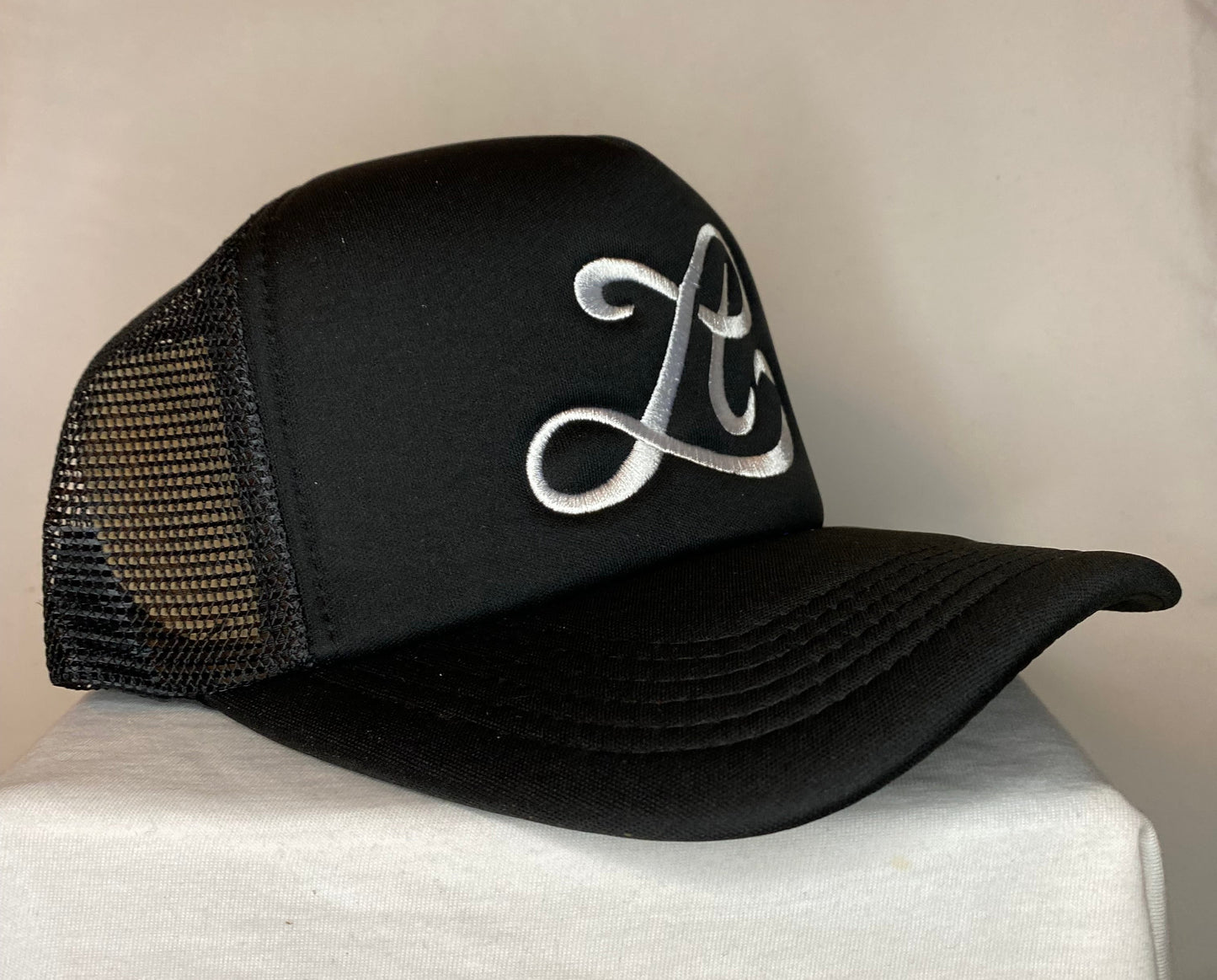 Midnight Silver Luisant Trucker